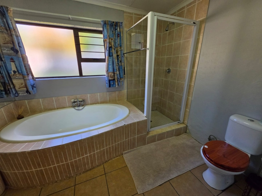 6 Bedroom Property for Sale in Bethlehem Free State